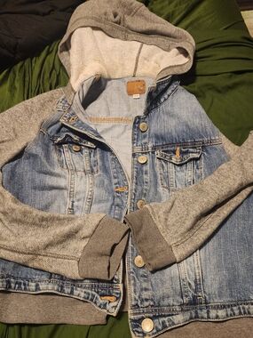 American Eagle Outfitters Light Blue Denim Jacket with Gray Knit Hood & Sleeves